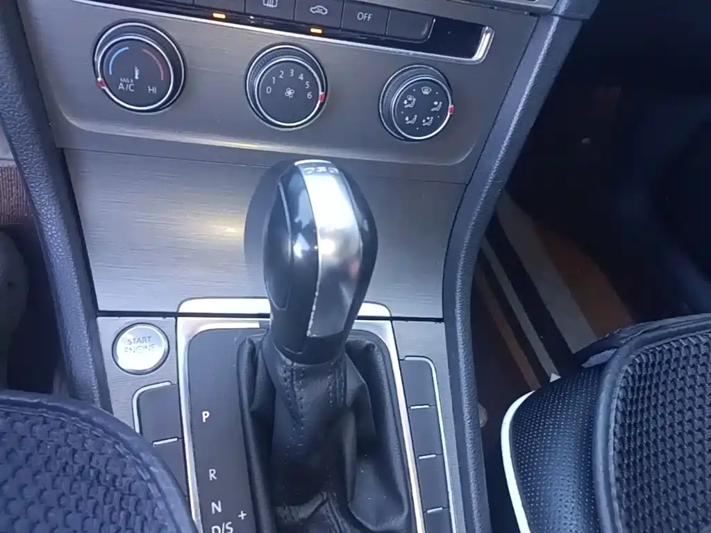 Volkswagen Golf — миниатюра 14