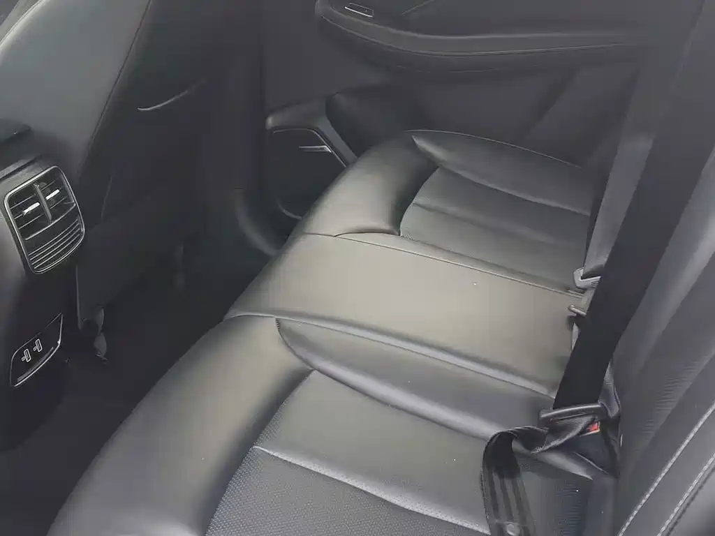 Roewe RX5 New Energy — миниатюра 8