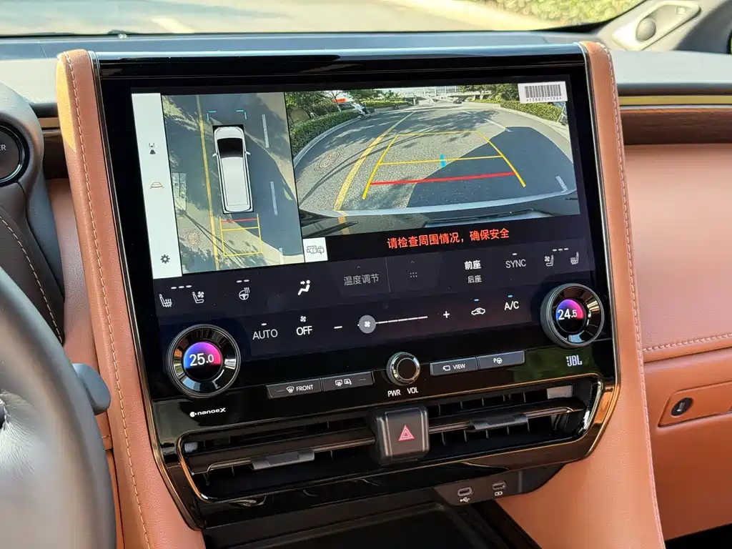 Toyota Vellfire — миниатюра 10