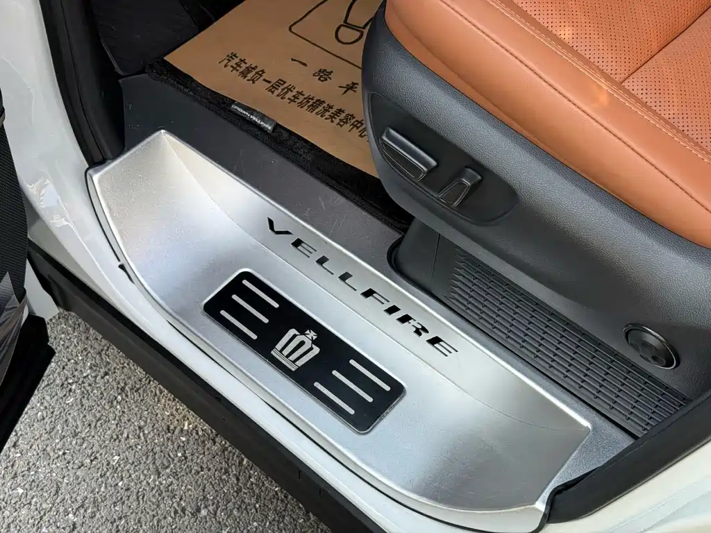 Toyota Vellfire — миниатюра 18