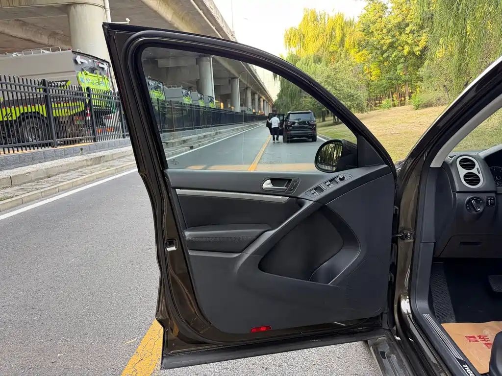 Volkswagen Tiguan — миниатюра 11