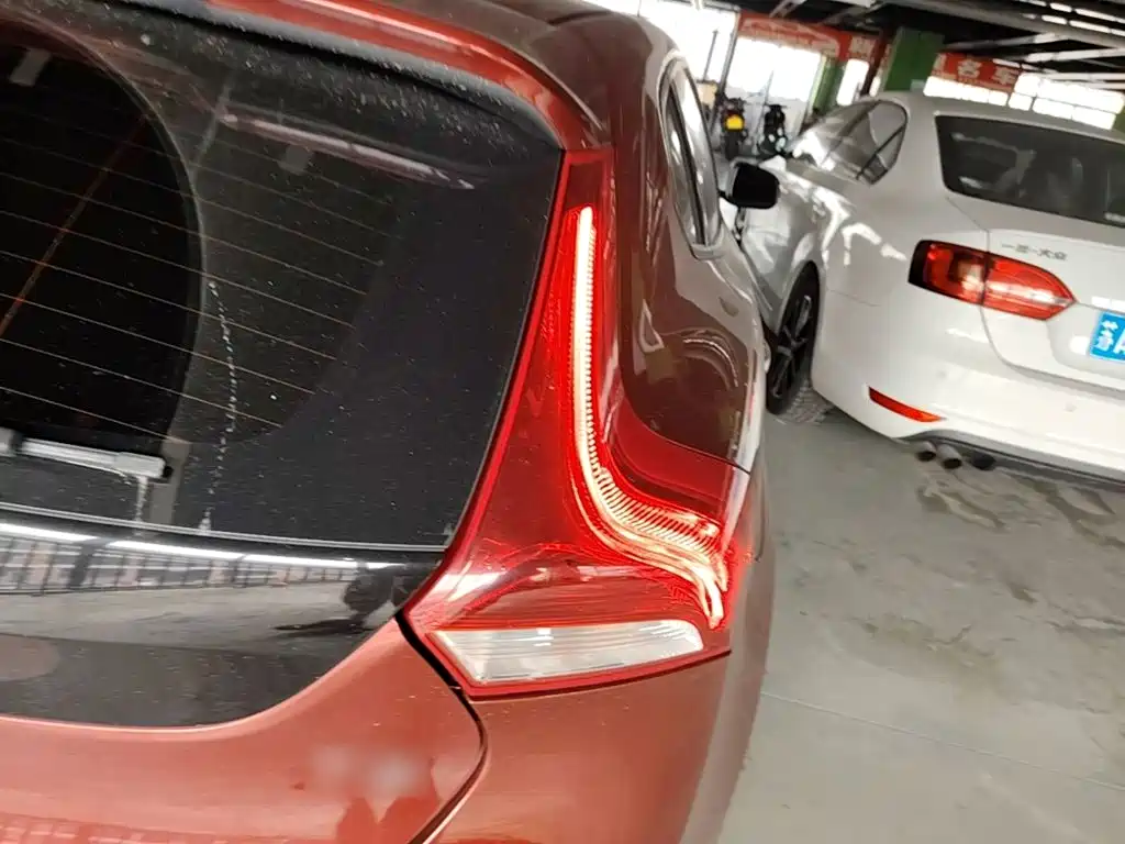 Volvo V40 2017 T3