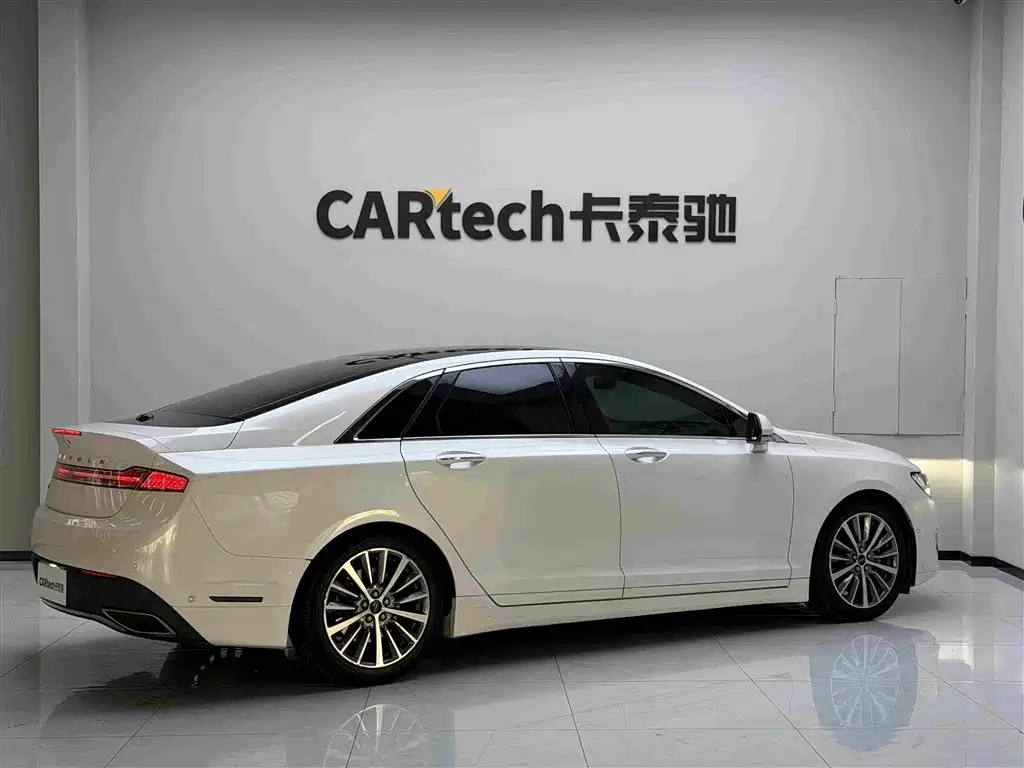 Lincoln MKZ — миниатюра 7