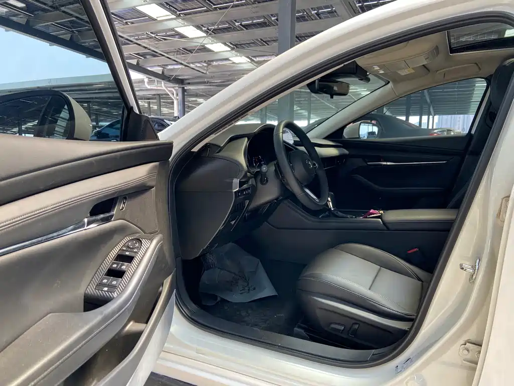 Mazda 3 Axela — миниатюра 7