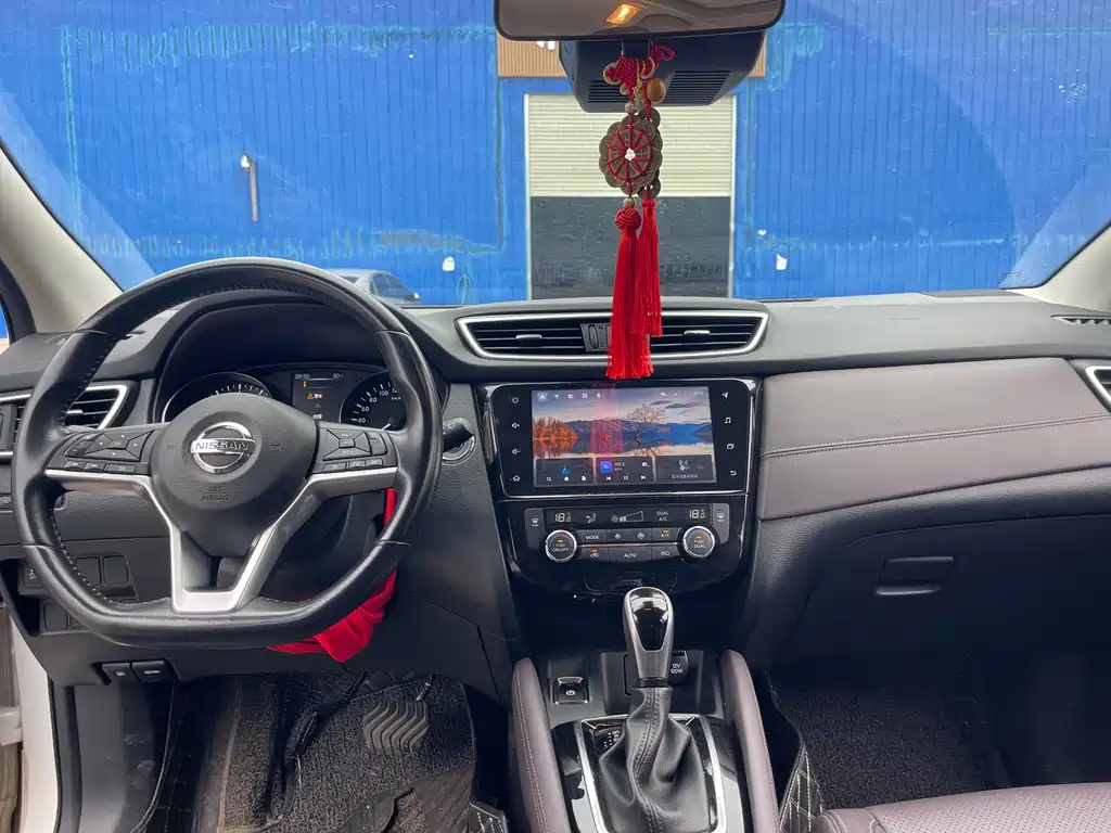 Nissan Qashqai — миниатюра 9