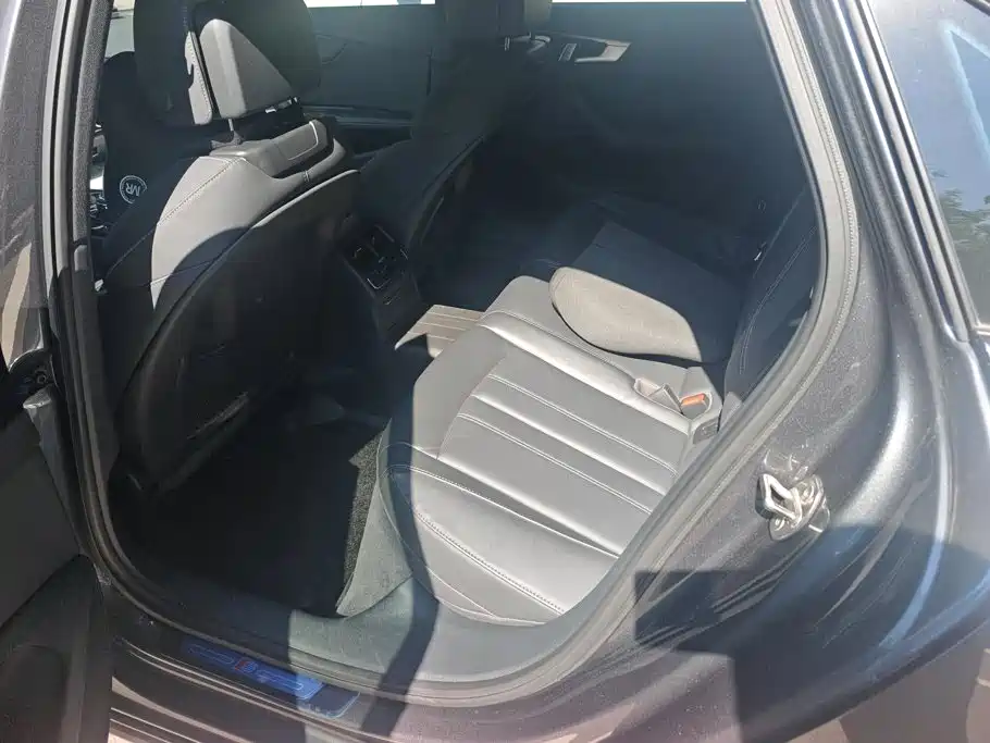Audi A4L — миниатюра 11
