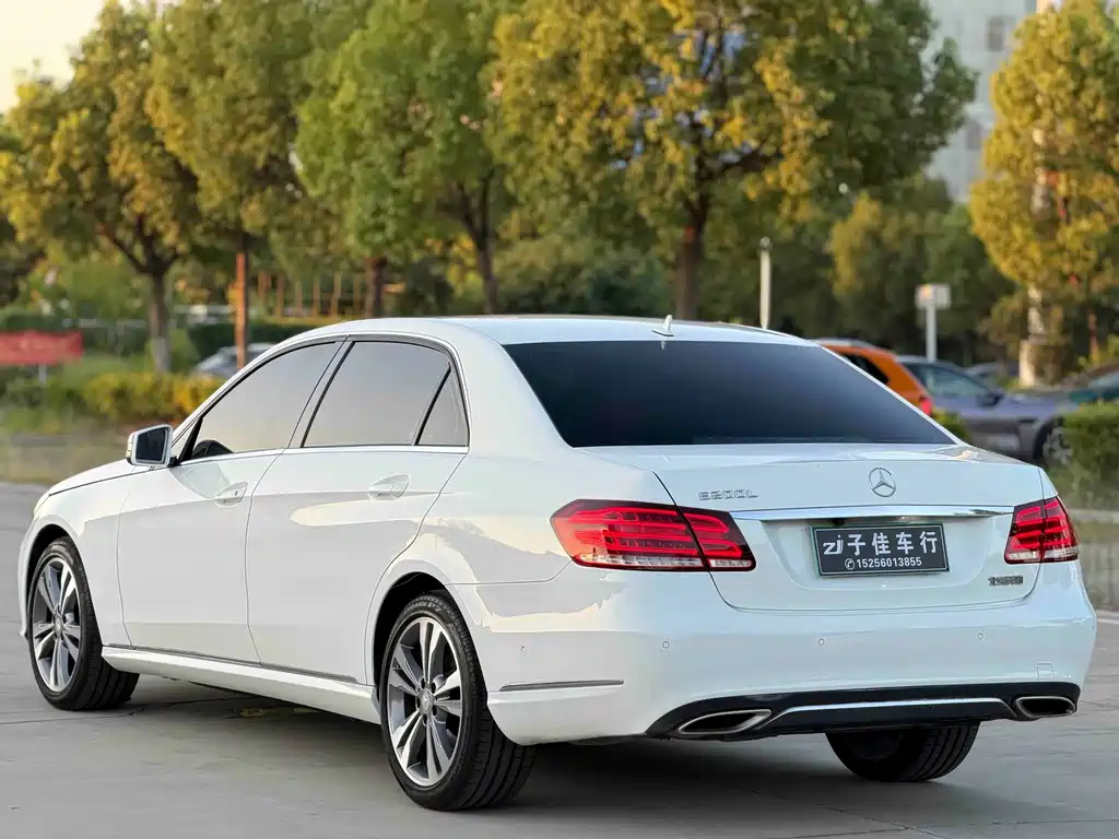 Mercedes-Benz E-Class — миниатюра 5