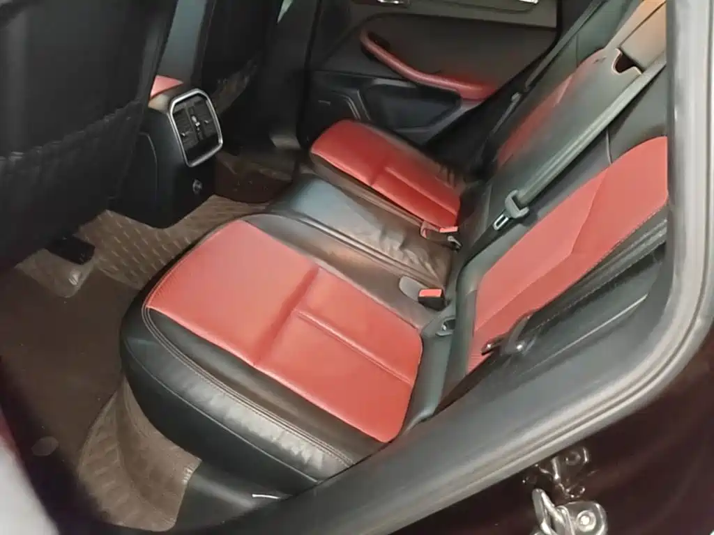 Porsche Macan — миниатюра 17
