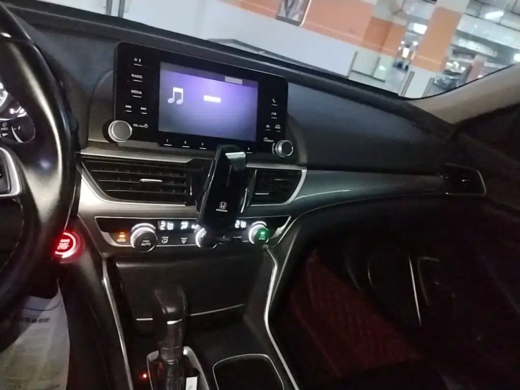 Honda Accord — миниатюра 13