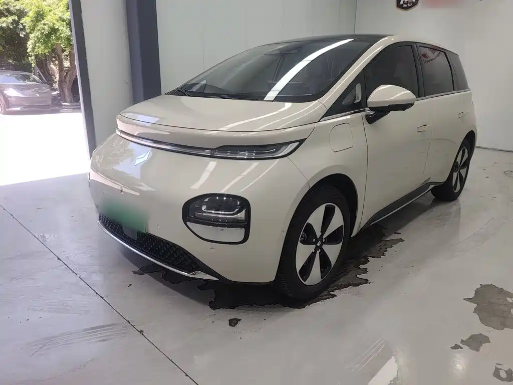Baojun Yunduo — миниатюра 2
