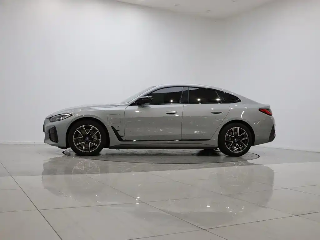 BMW i4 — миниатюра 7