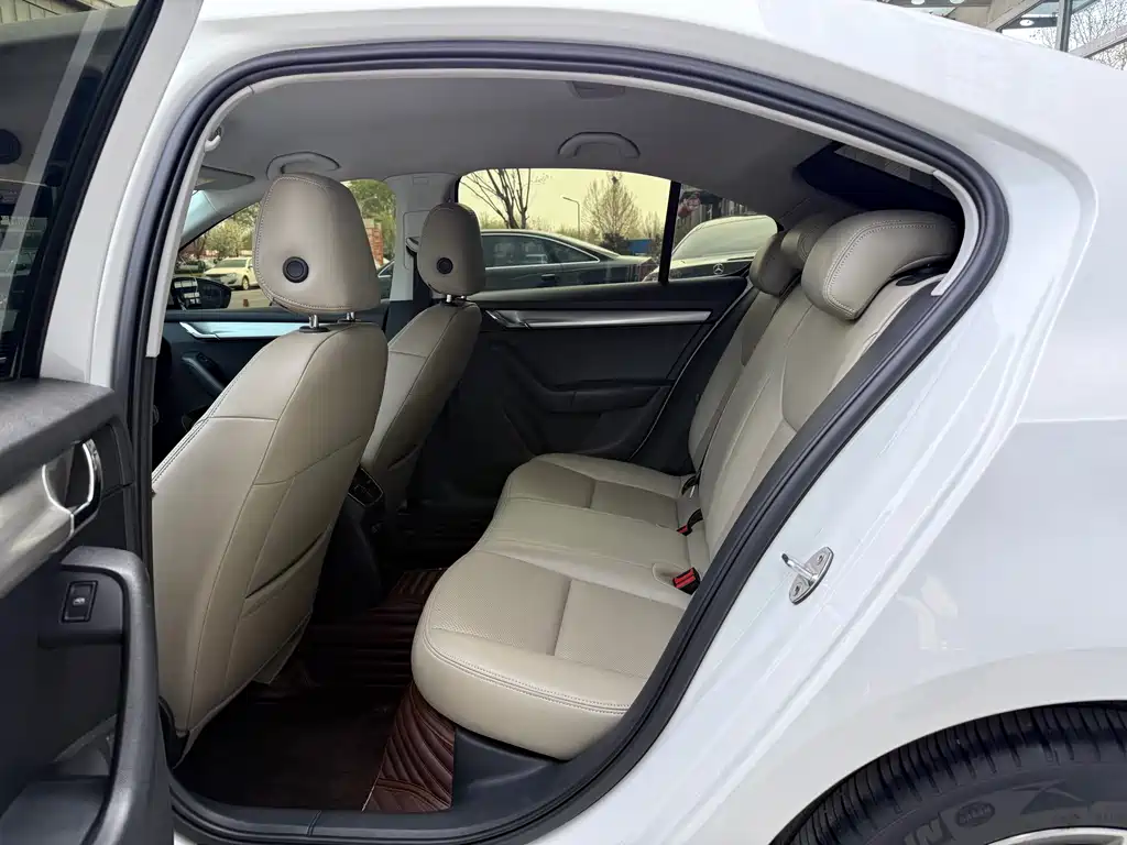 Skoda Octavia — миниатюра 10