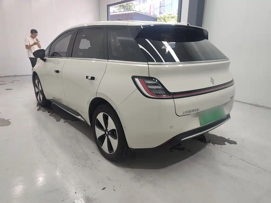 Baojun Yunduo — миниатюра 5