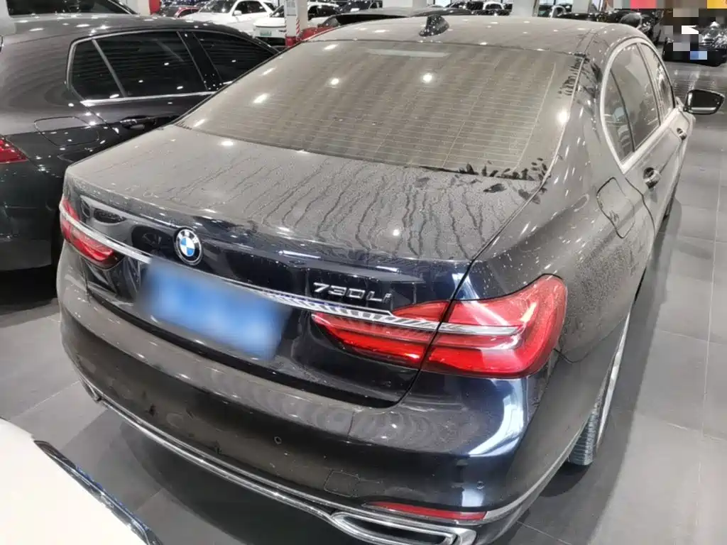 BMW 7 Series — миниатюра 6