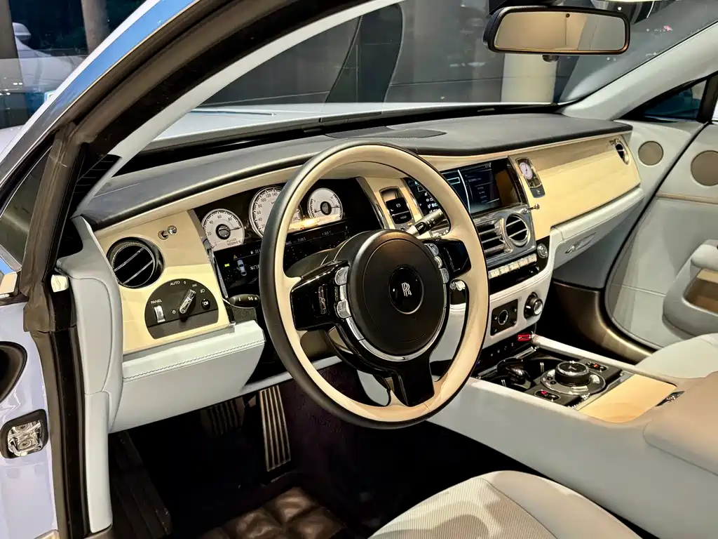 Rolls-Royce Wraith — миниатюра 6