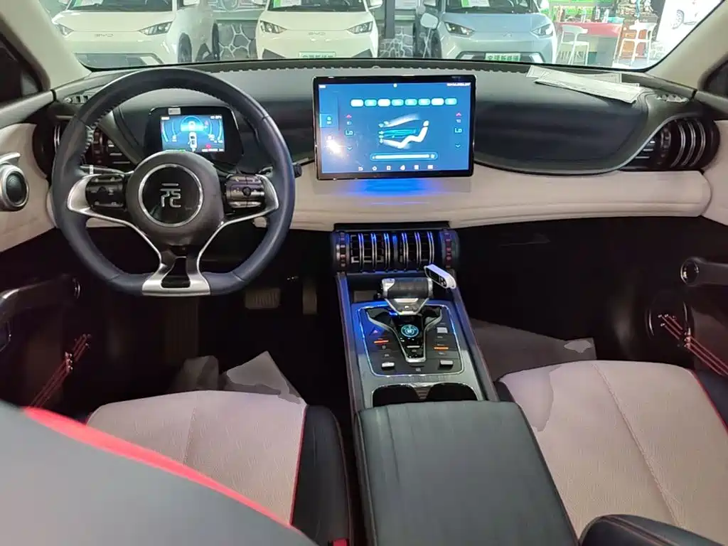 BYD Yuan Plus — миниатюра 10
