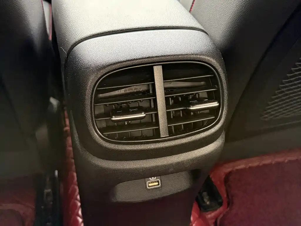 Hyundai Elantra — миниатюра 11