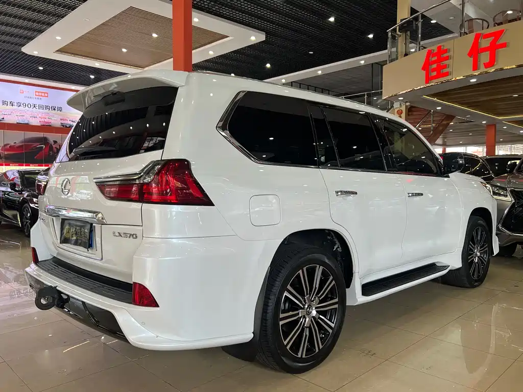 LEXUS LX