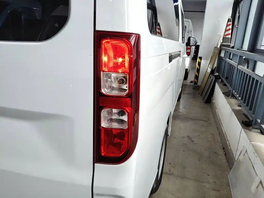 Wuling Yangguang — миниатюра 8