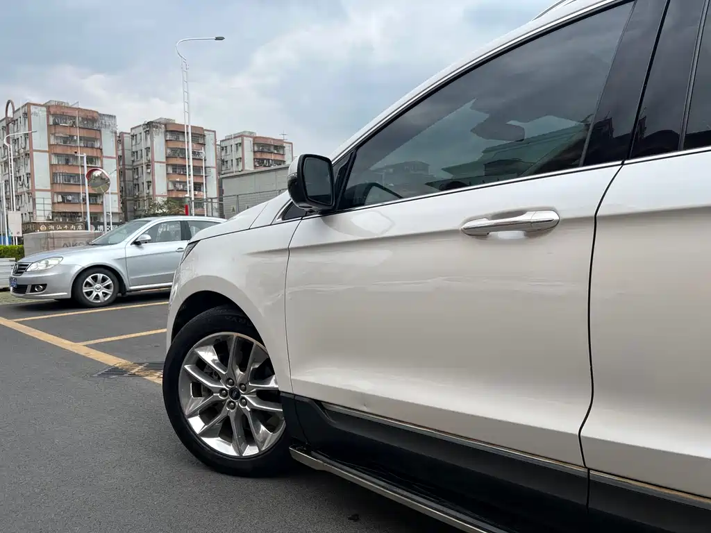 Ford Edge — миниатюра 7