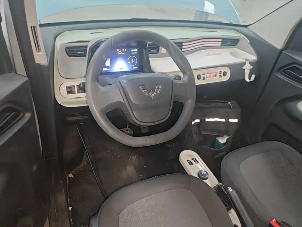 Wuling MINIEV — миниатюра 10