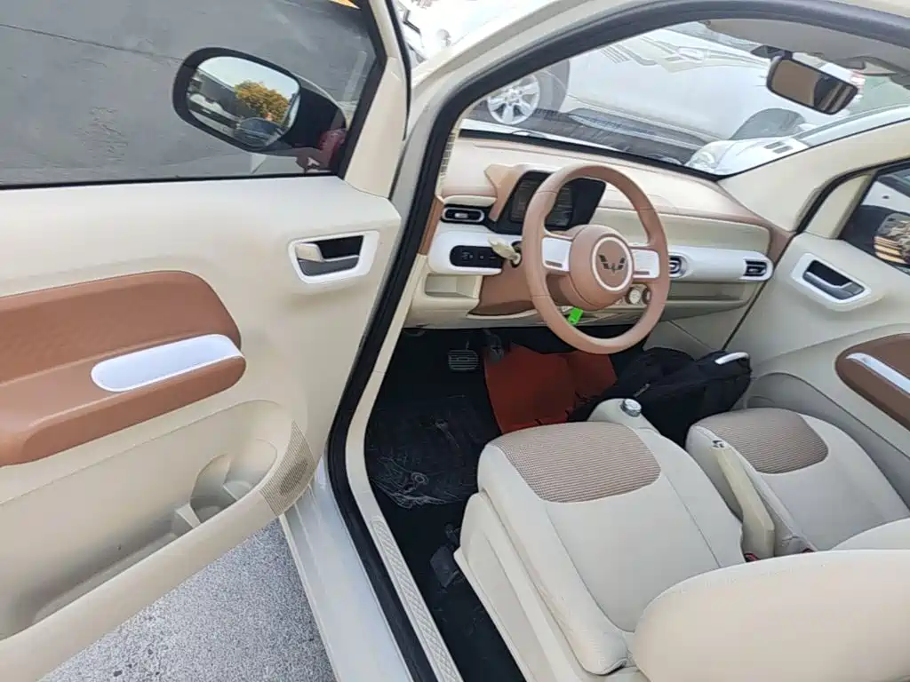Wuling MINIEV — миниатюра 16
