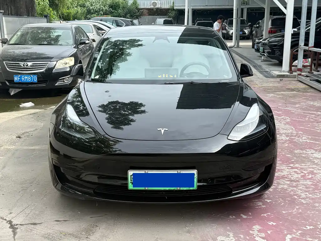 Tesla Model 3 — миниатюра 2