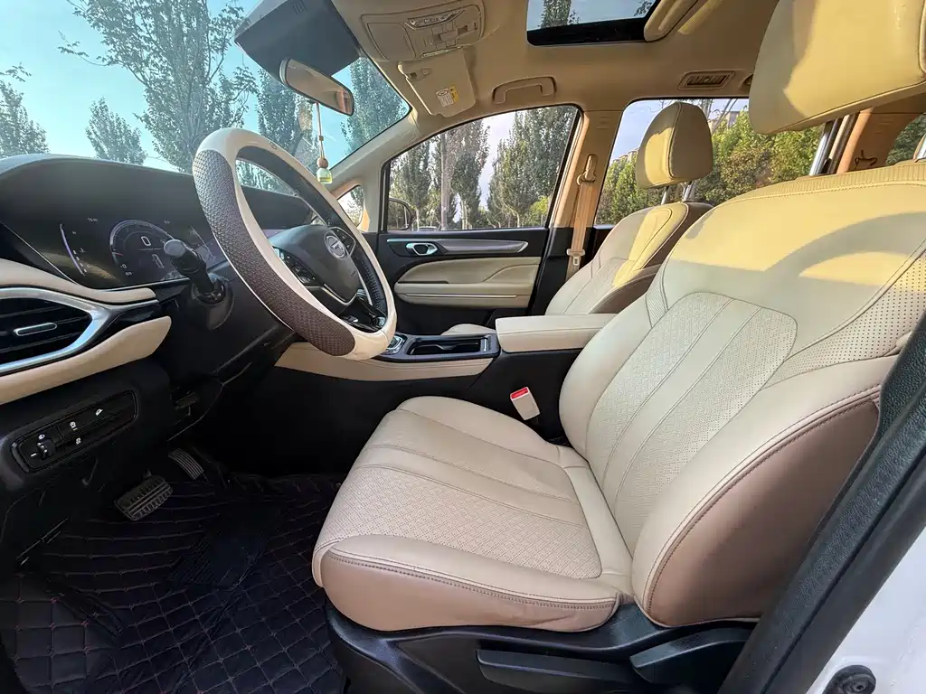 GAC Motor Trumpchi M6 — миниатюра 4