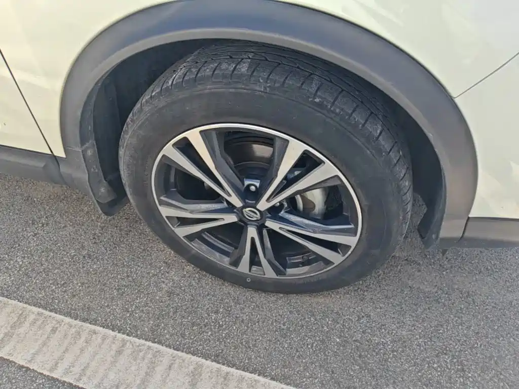 Nissan Qashqai — миниатюра 12