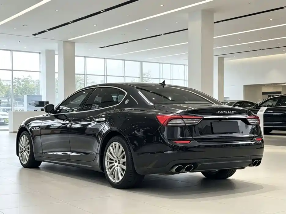 Maserati Quattroporte — миниатюра 7