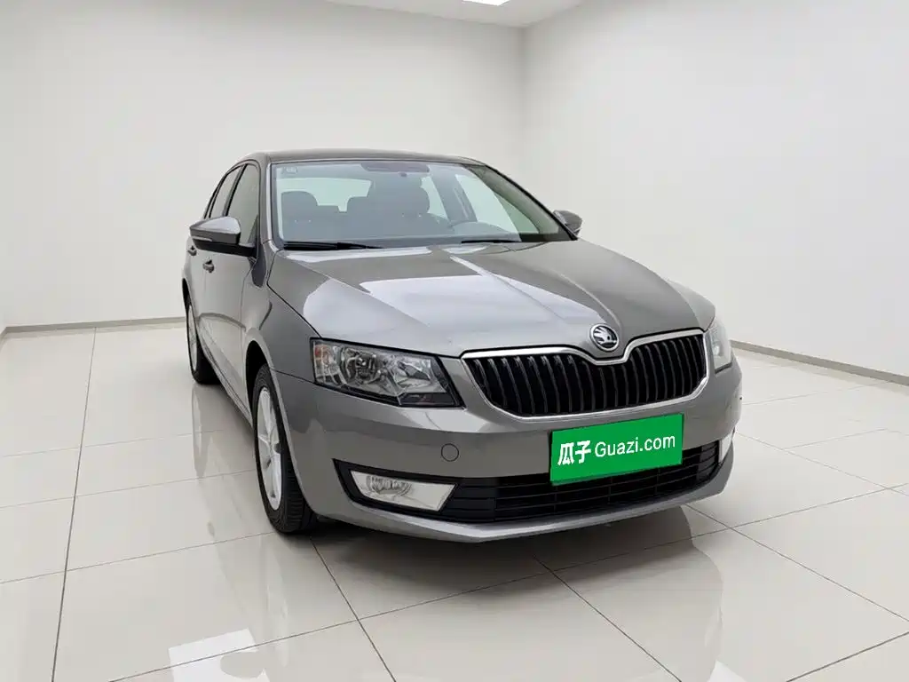 Skoda Octavia 2015 1.6L MT