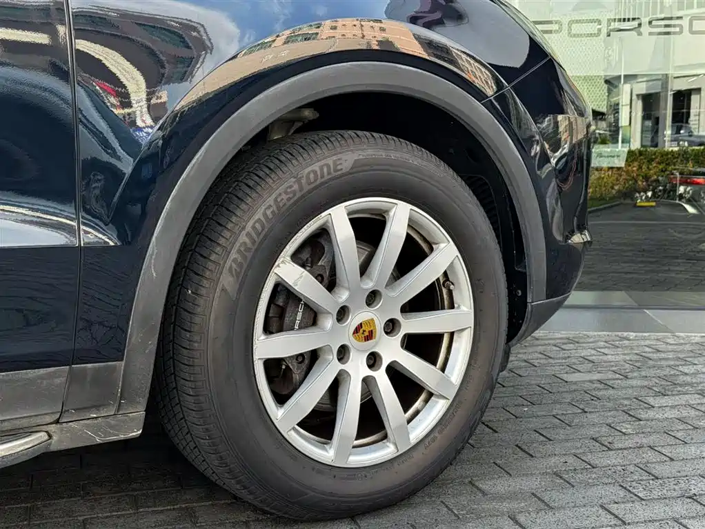 Porsche Cayenne — миниатюра 8