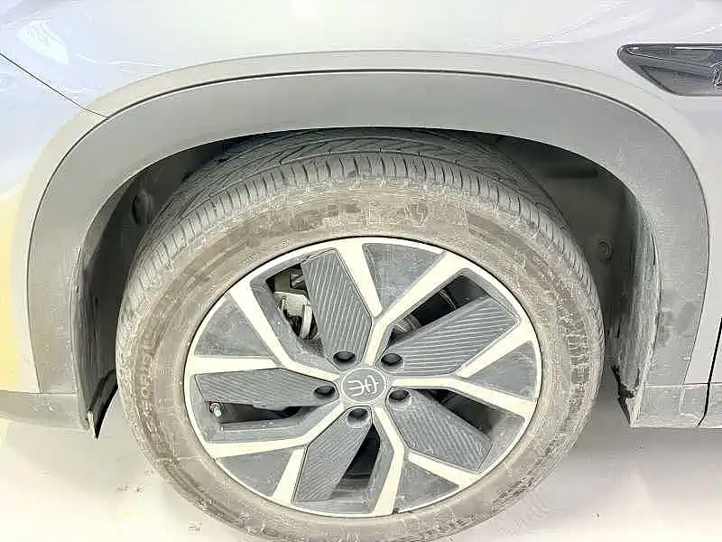 BYD L DM-i — миниатюра 2