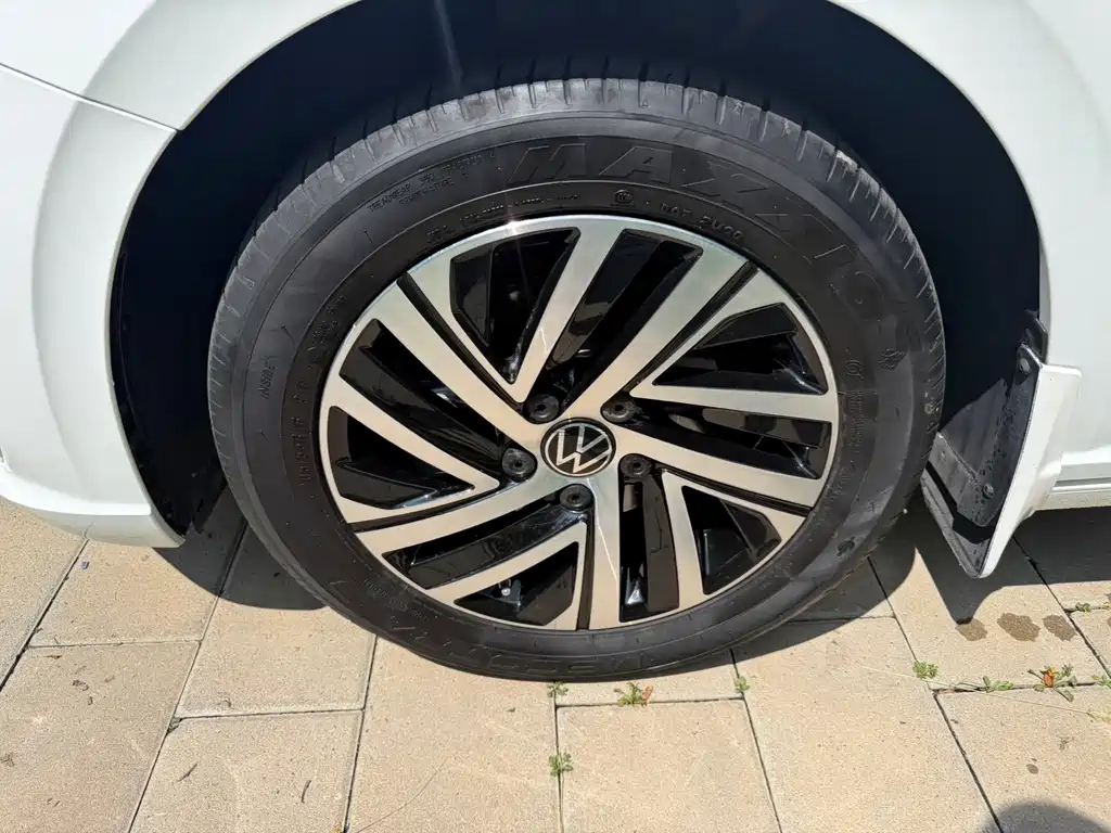 Volkswagen Lavida — миниатюра 4