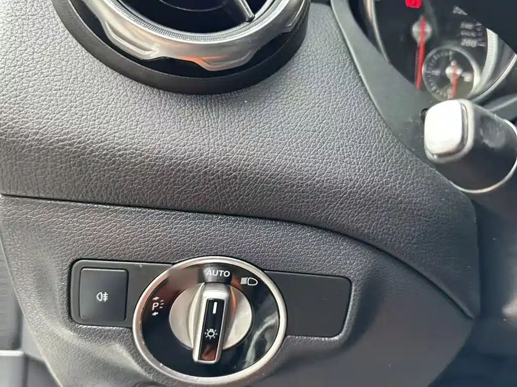Mercedes-Benz GLA — миниатюра 2
