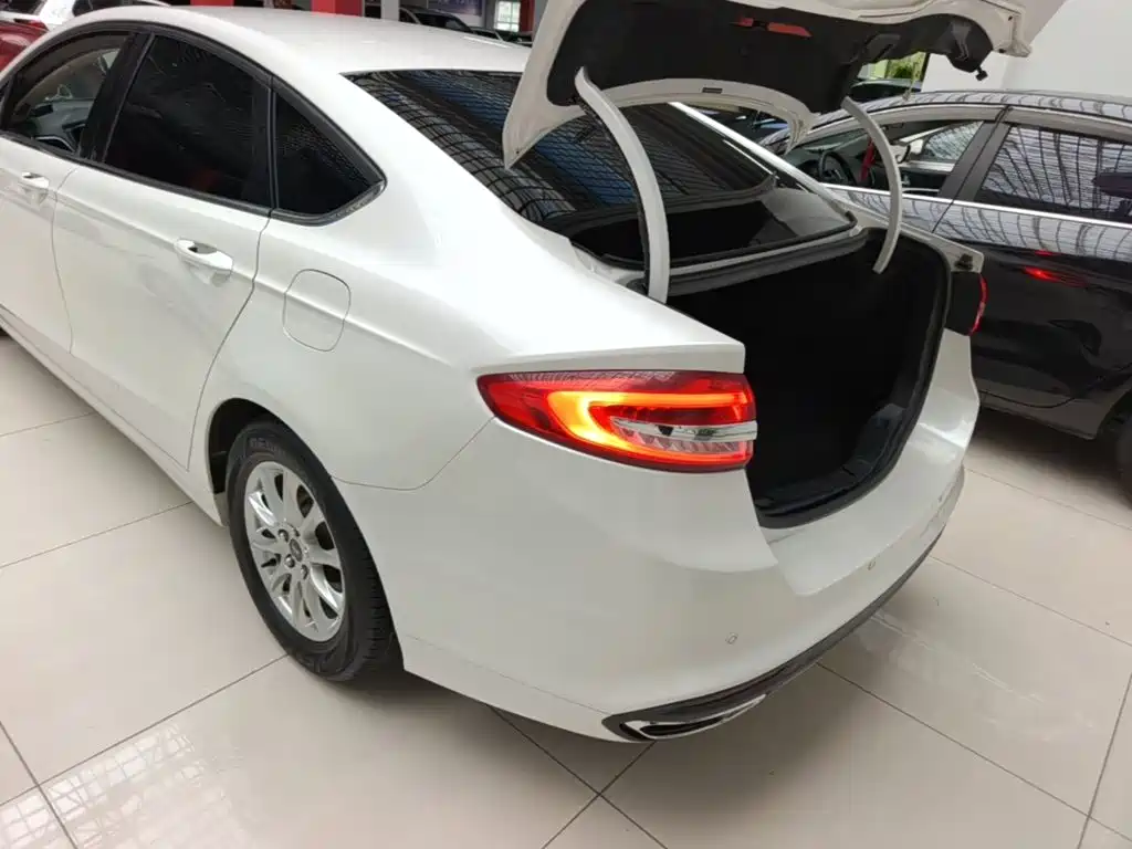 Ford Mondeo — миниатюра 5