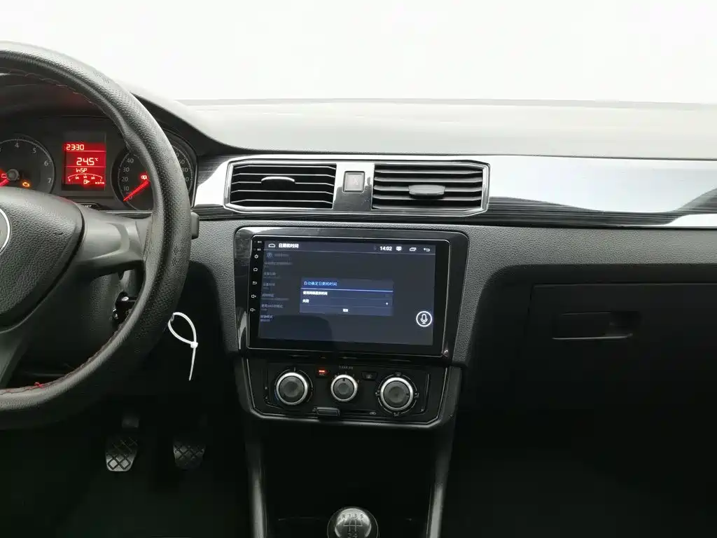 Volkswagen Santana — миниатюра 12