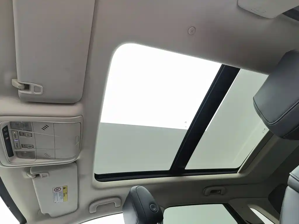 Cadillac XT5 — миниатюра 14