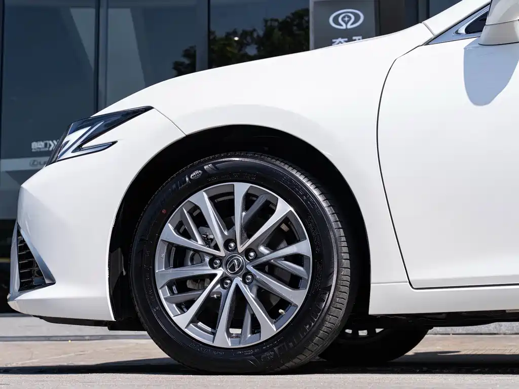 Lexus ES — миниатюра 8