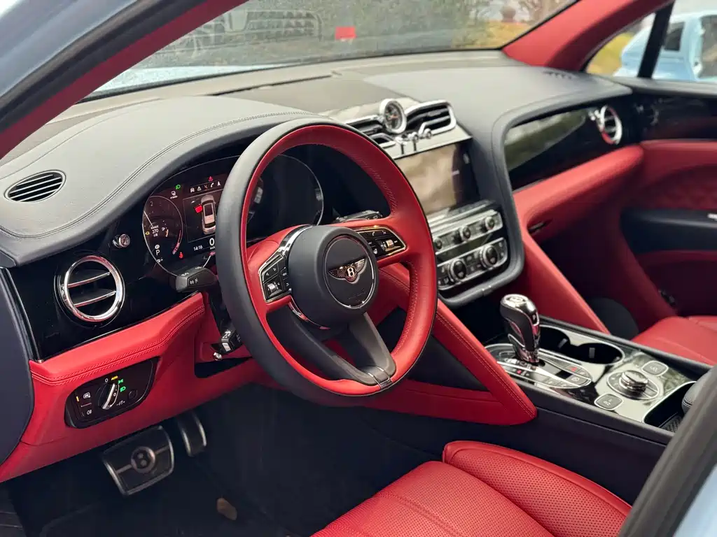 BENTLEY TIMYUE PLUG IN HYBRID