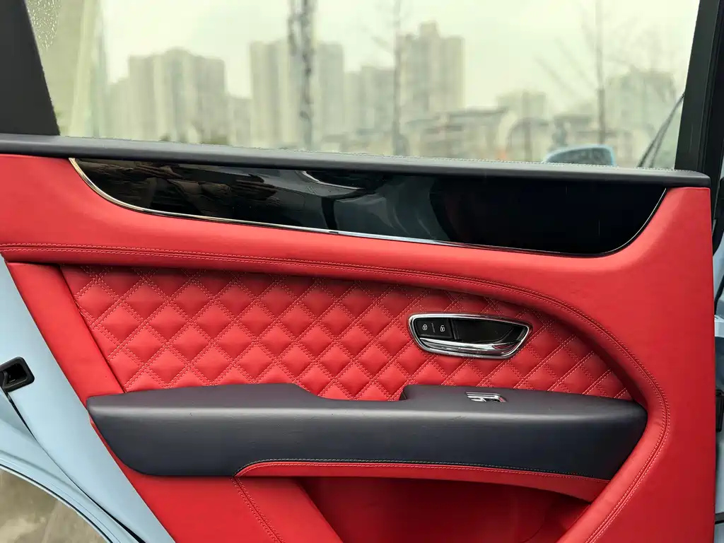 BENTLEY TIMYUE PLUG IN HYBRID