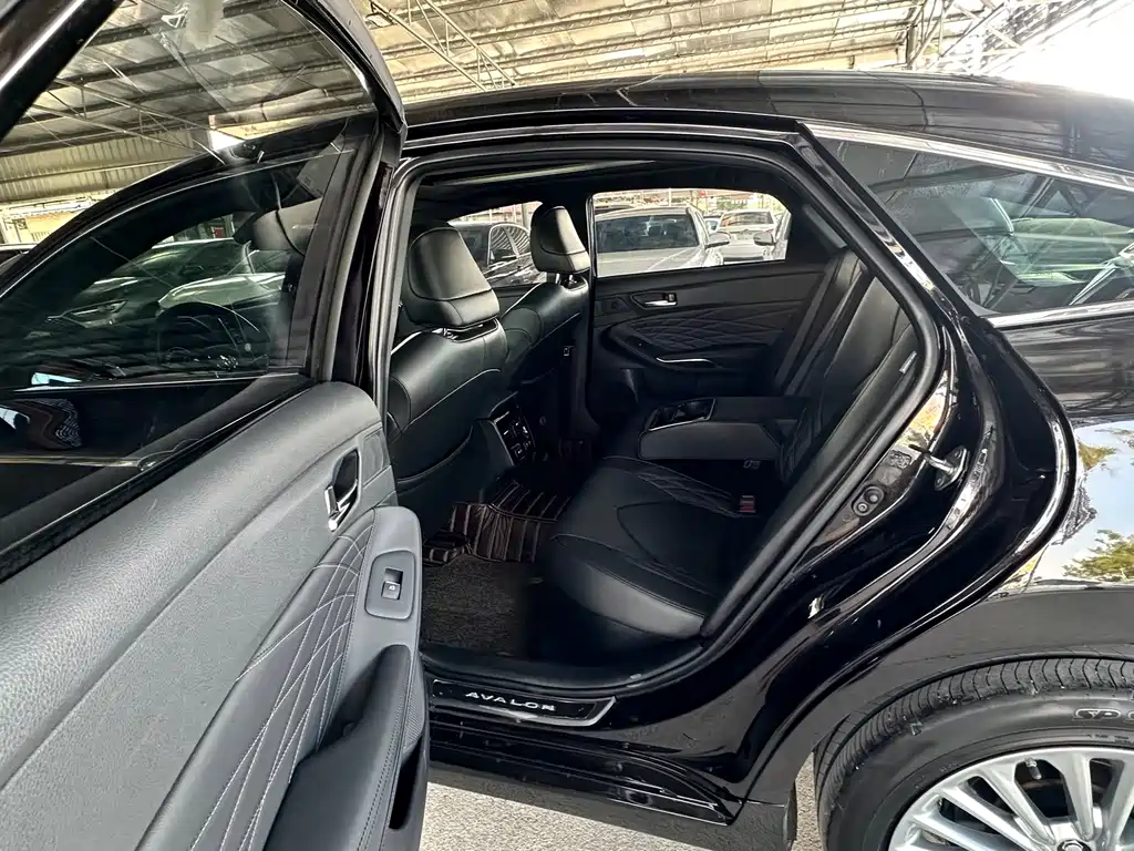 Toyota Avalon — миниатюра 9