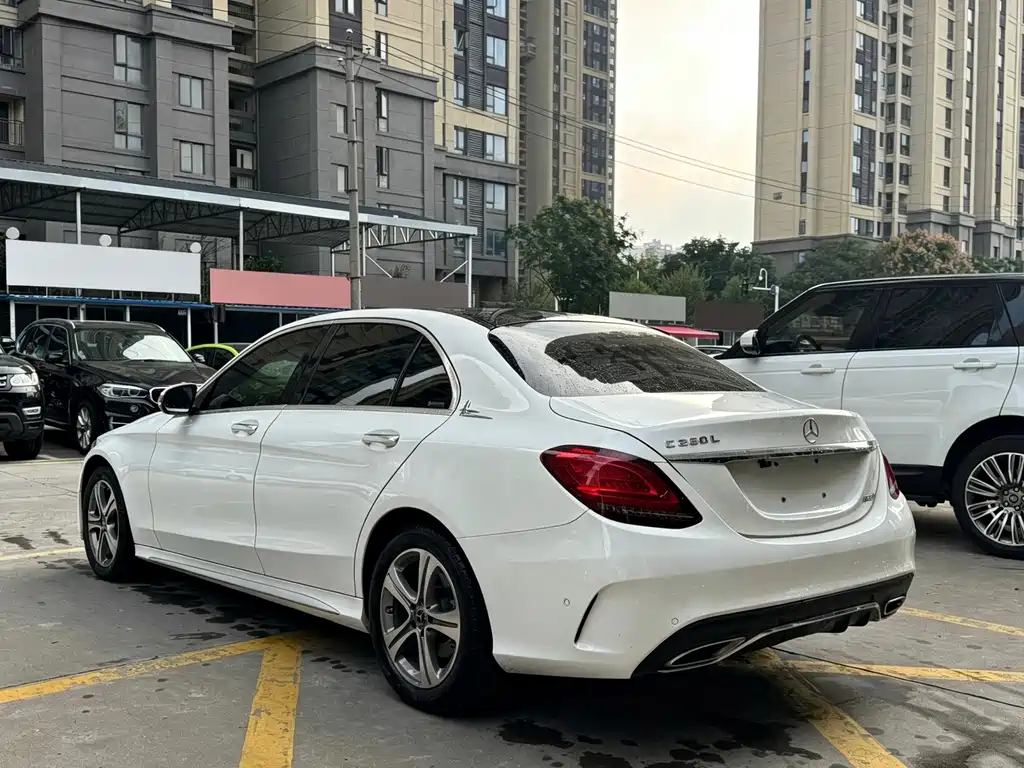 Mercedes-Benz C-Class — миниатюра 7
