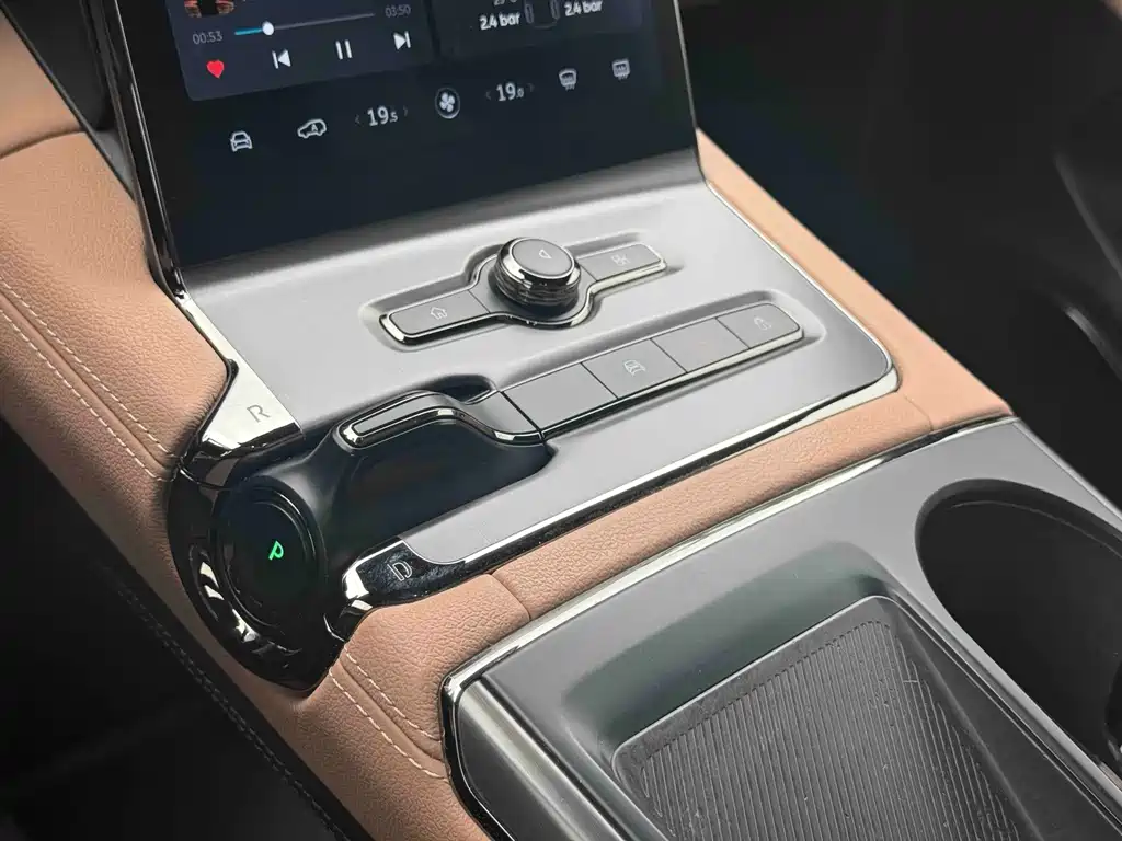 NIO ES6 — миниатюра 6