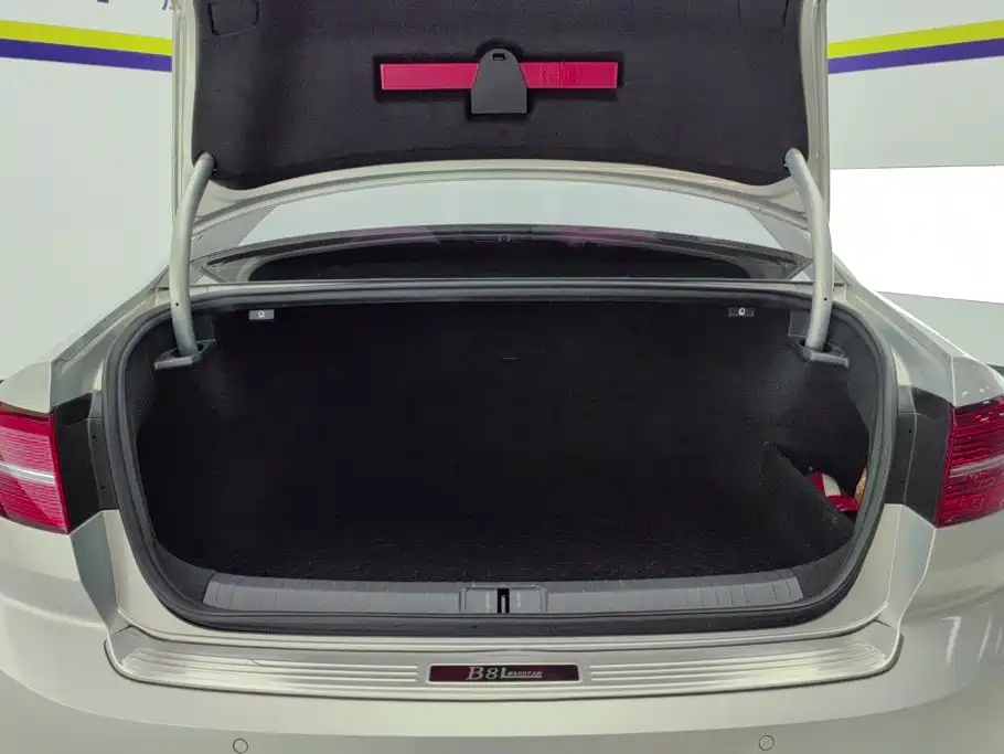 Volkswagen Magotan — миниатюра 4