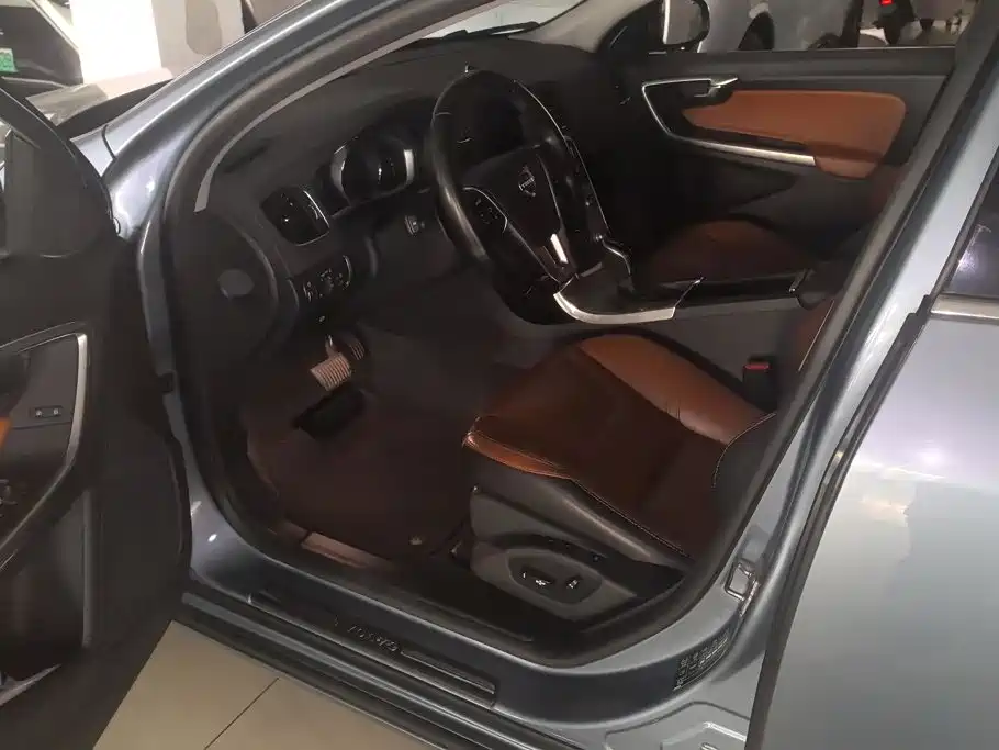 Volvo V60 — миниатюра 9