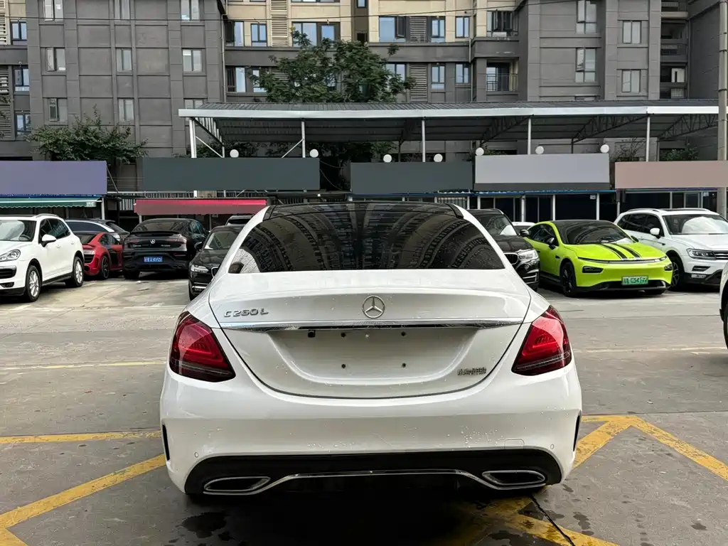 Mercedes-Benz C-Class — миниатюра 8