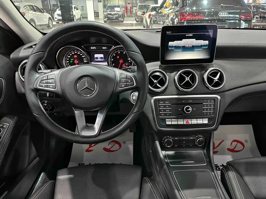 Mercedes-Benz GLA — миниатюра 10