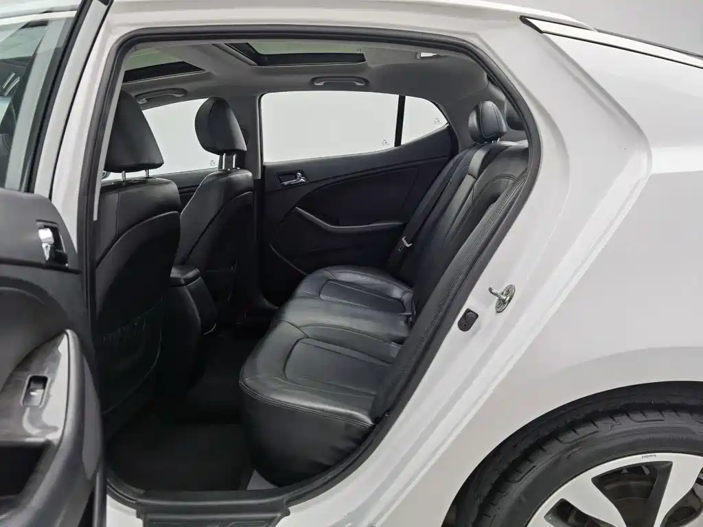 Kia K5 — миниатюра 15