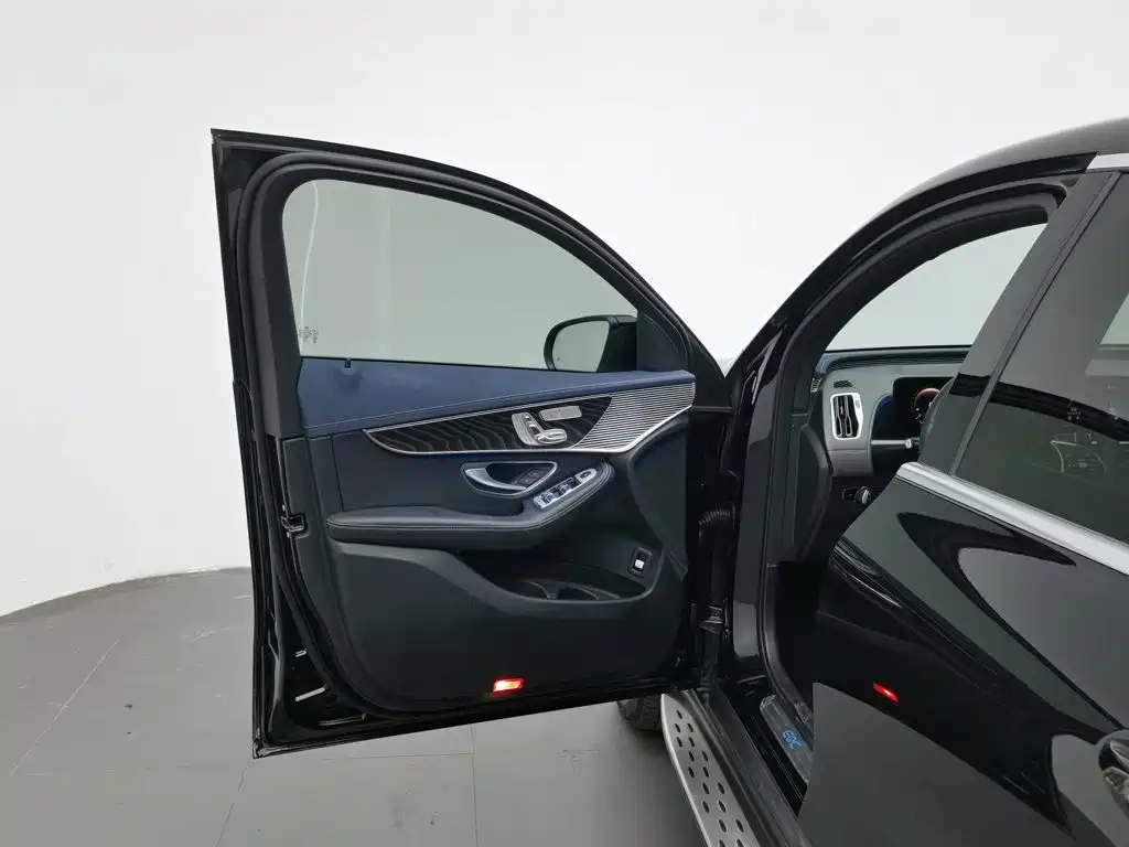 Mercedes-Benz EQC — миниатюра 8